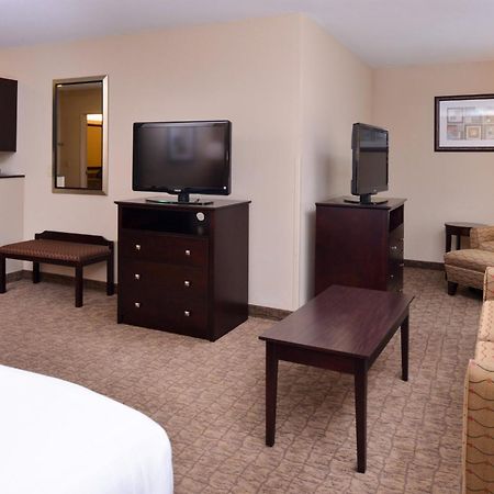 Holiday Inn Express & Suites Fairmont By Ihg Екстер'єр фото