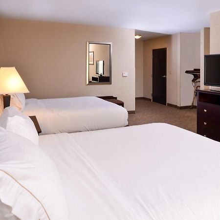 Holiday Inn Express & Suites Fairmont By Ihg Екстер'єр фото