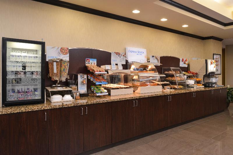 Holiday Inn Express & Suites Fairmont By Ihg Екстер'єр фото