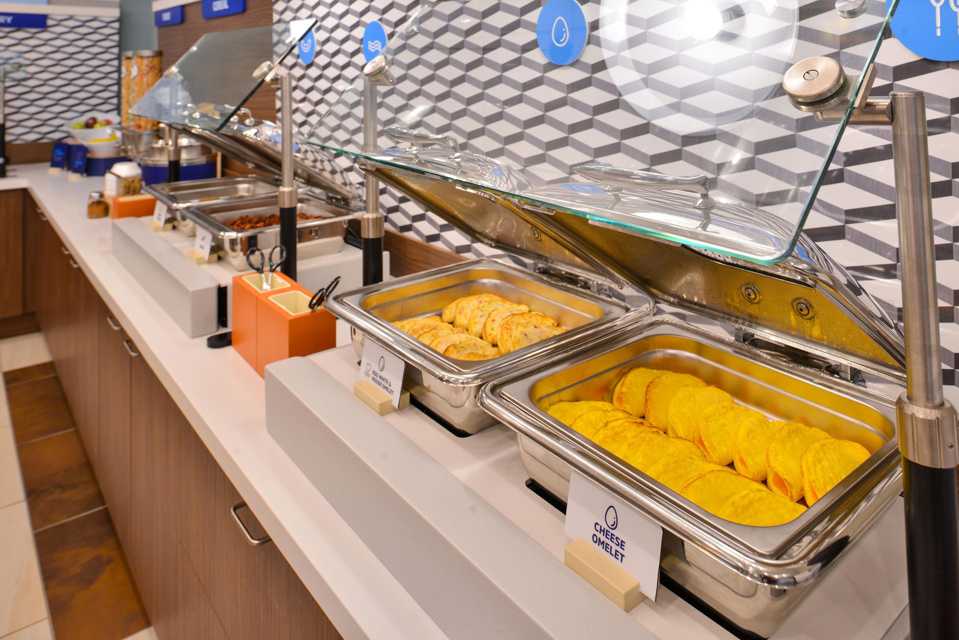 Holiday Inn Express & Suites Fairmont By Ihg Екстер'єр фото