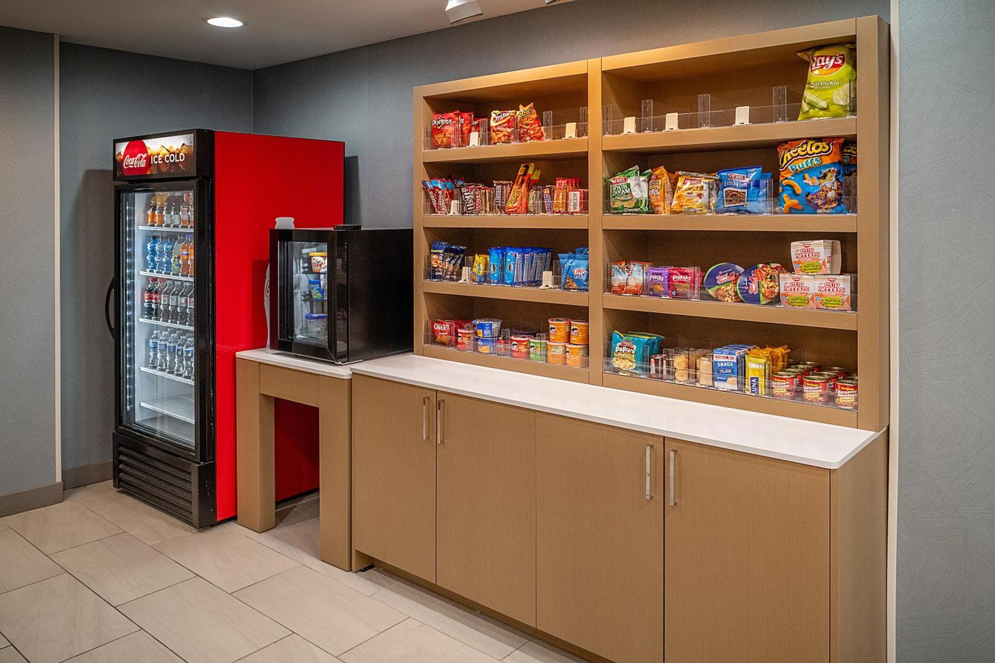 Holiday Inn Express & Suites Fairmont By Ihg Екстер'єр фото