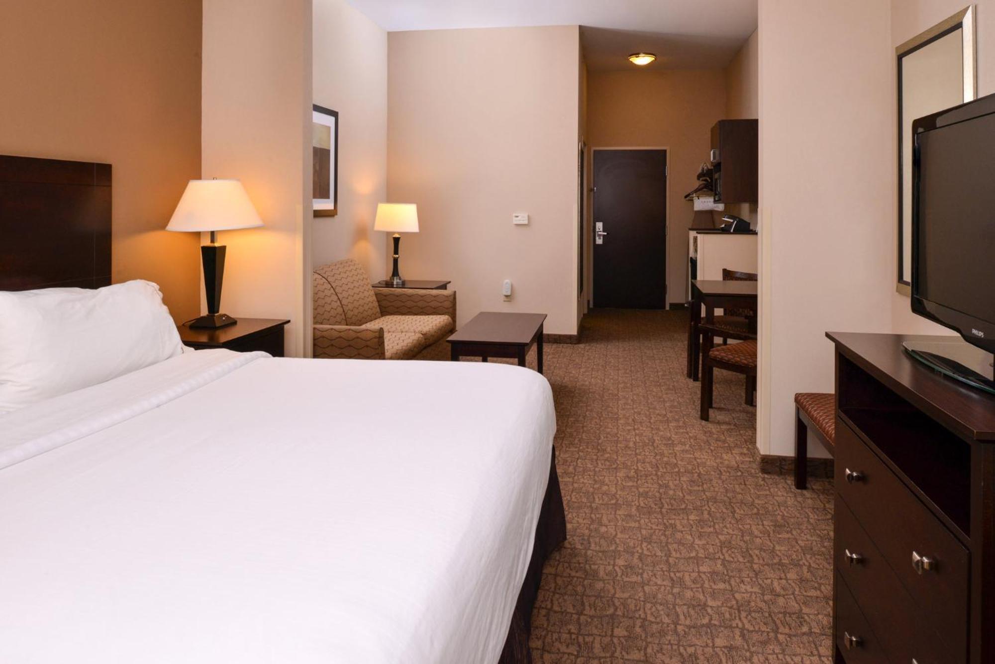 Holiday Inn Express & Suites Fairmont By Ihg Екстер'єр фото