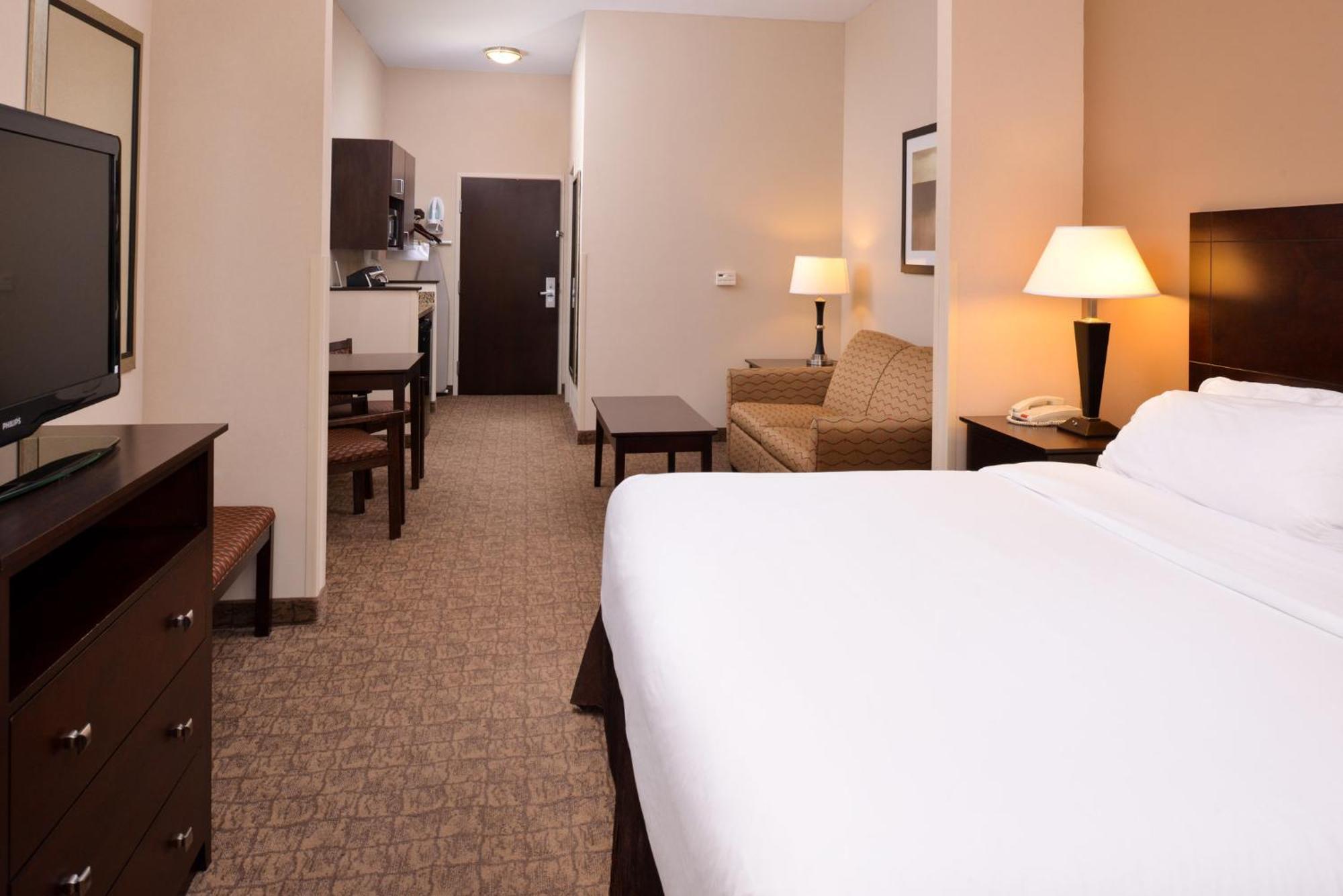 Holiday Inn Express & Suites Fairmont By Ihg Екстер'єр фото