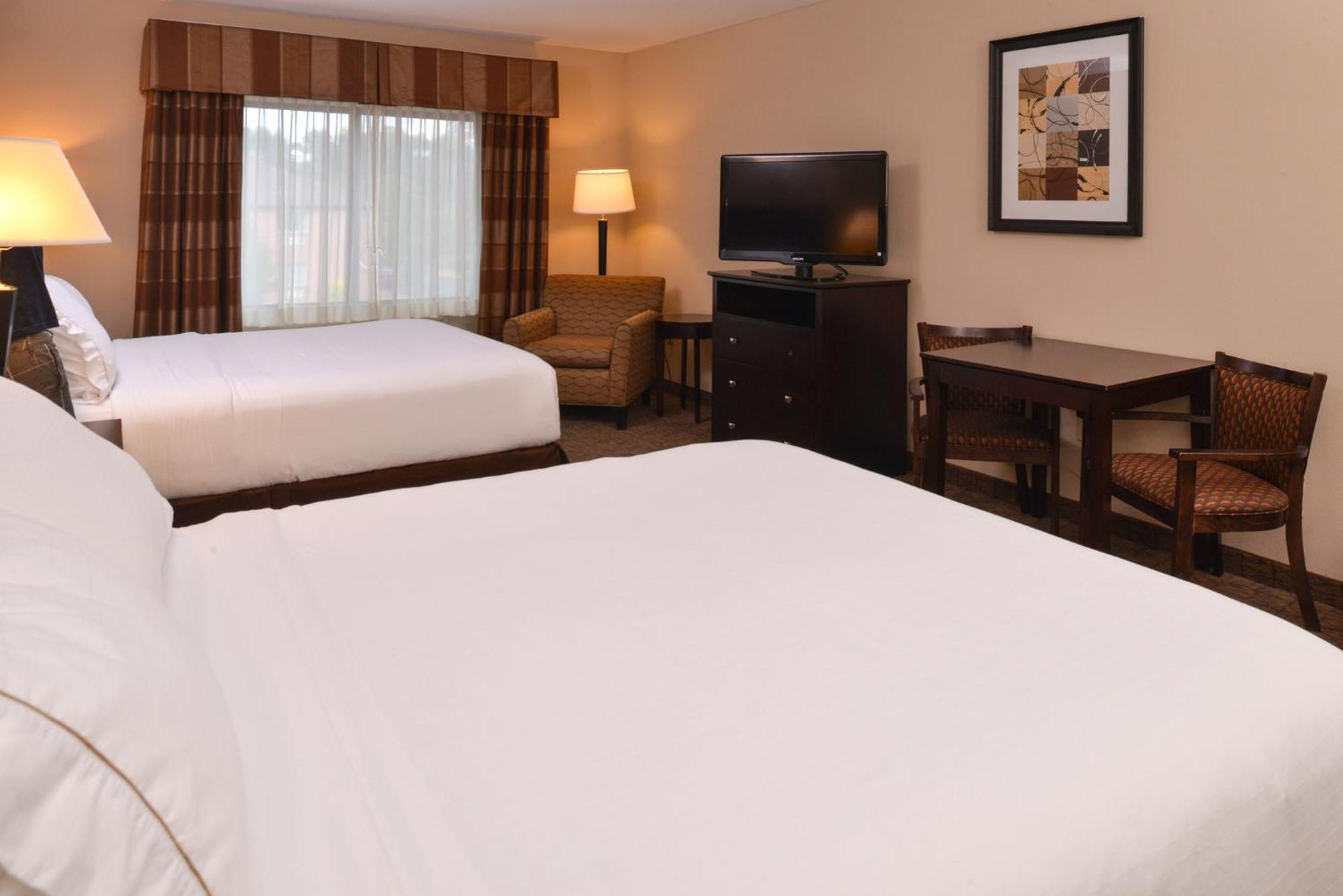 Holiday Inn Express & Suites Fairmont By Ihg Екстер'єр фото