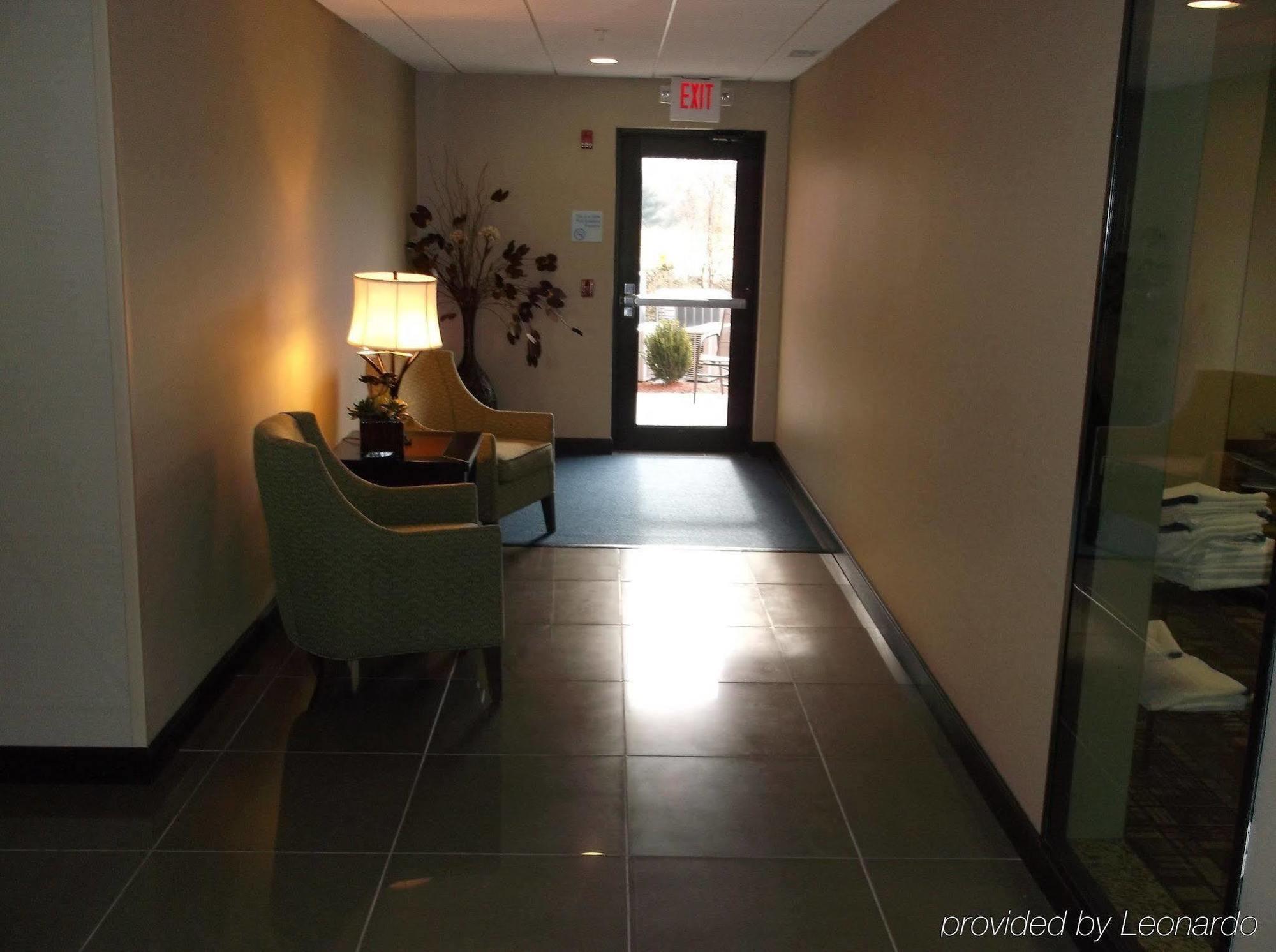 Holiday Inn Express & Suites Fairmont By Ihg Екстер'єр фото