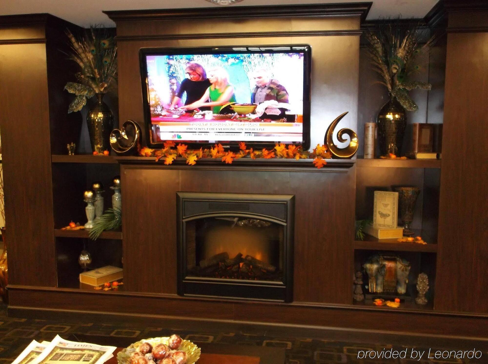 Holiday Inn Express & Suites Fairmont By Ihg Екстер'єр фото